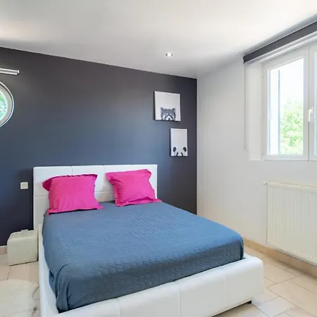 Holiday home Cleme Grignan